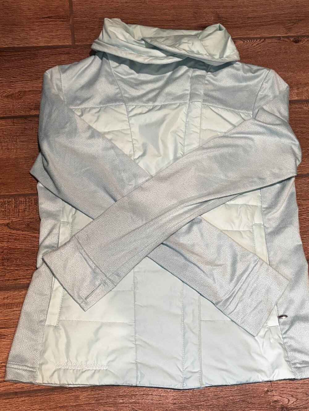 Helly Hansen zip up top